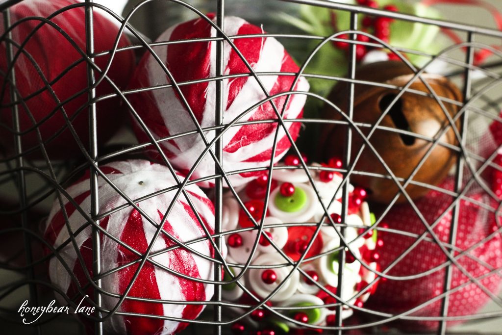 Christmas Crafts: Make Christmas Balls! - Honeybear Lane