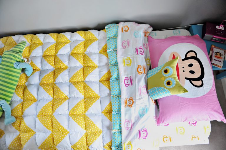 A Twin Size Chevron Puff Quilt!