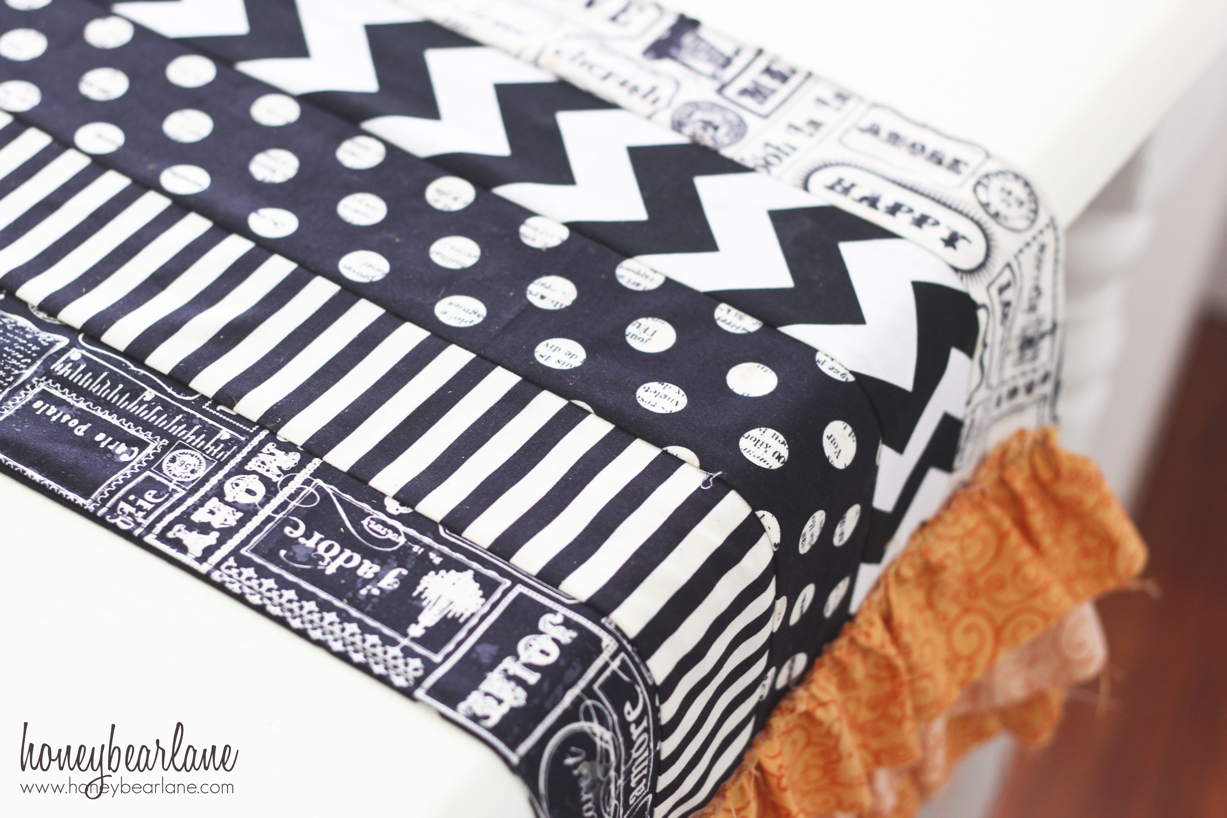 Easy Wrapping Paper Table Runner - Honeybear Lane