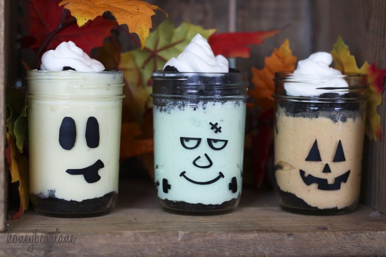 Halloween No Bake Cheesecakes (in a jar)