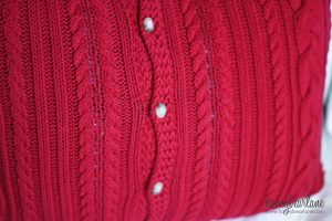 10 MINUTE SWEATER PILLOWS