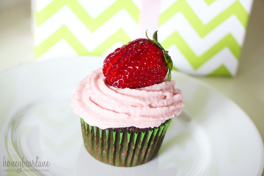 strawberry jam cupcakes