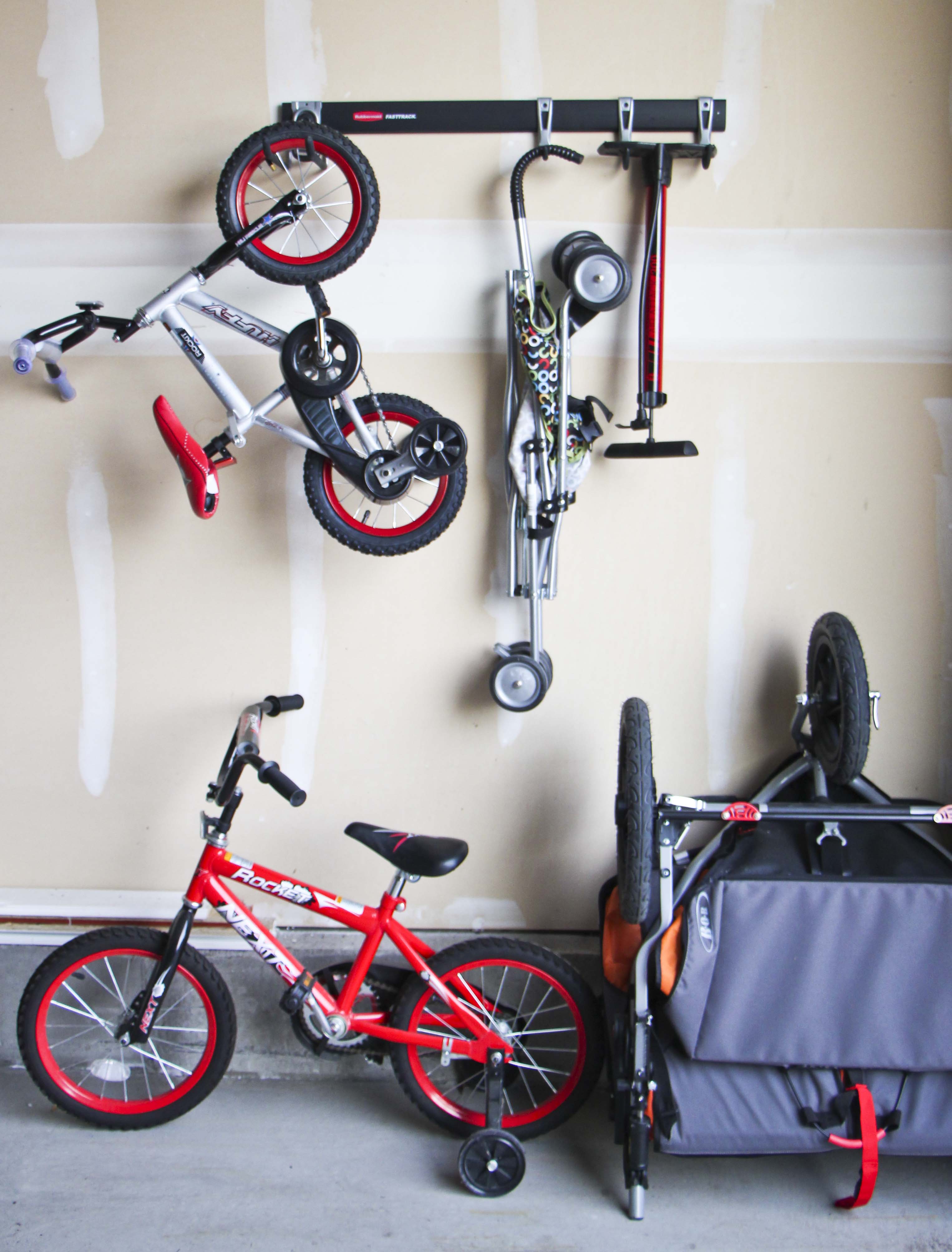 Easy Garage Storage Using the Rubbermaid FastTrack System - Life