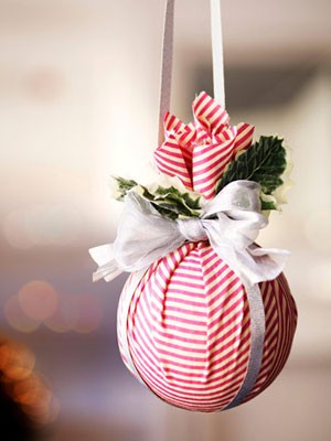 25 Beautiful DIY Ornaments