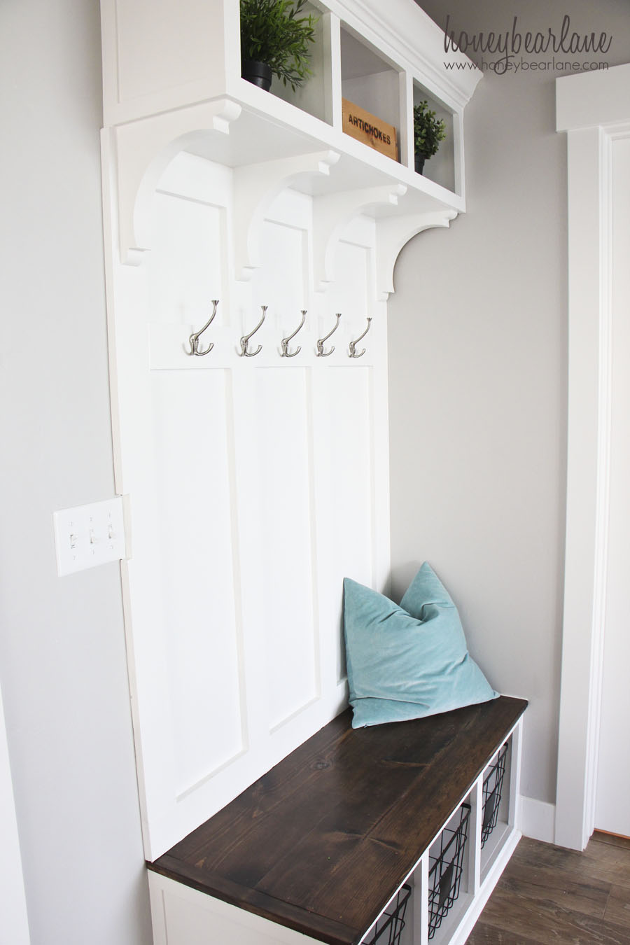 DIY Mudroom Bench Part 2 - Honeybear Lane DIY Mudroom Bench Part 2 - Honeybear Lane