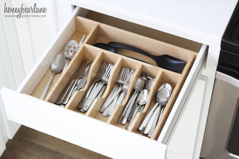 Organized Kitchen Drawers