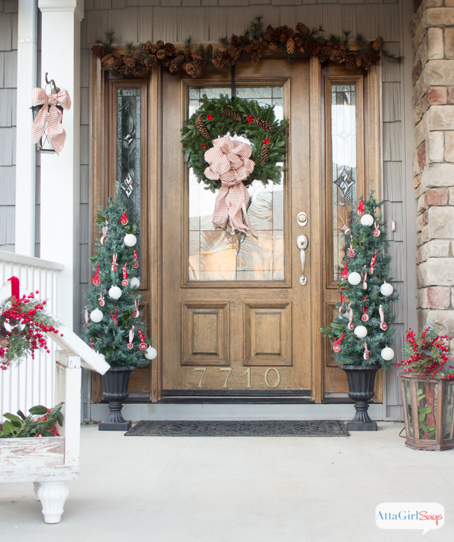 13 Stunning Christmas Porch Decor Ideas - Honeybear Lane