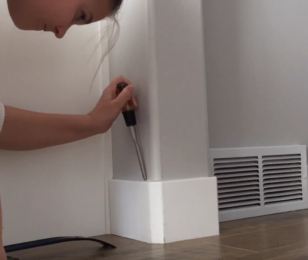 How to remove baseboards