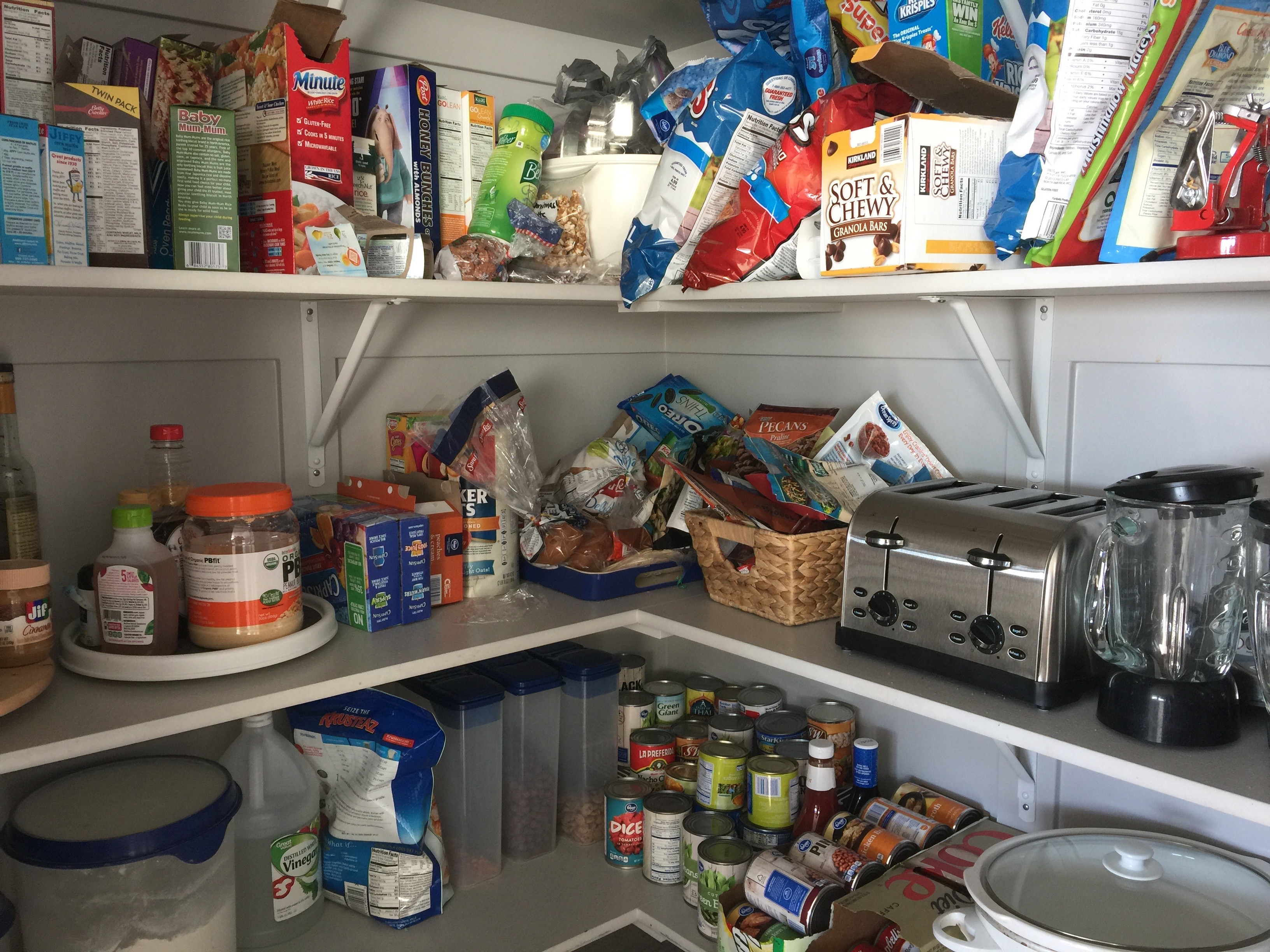 An Easy Way to Organize Your Pantry • Robyn's Southern Nest