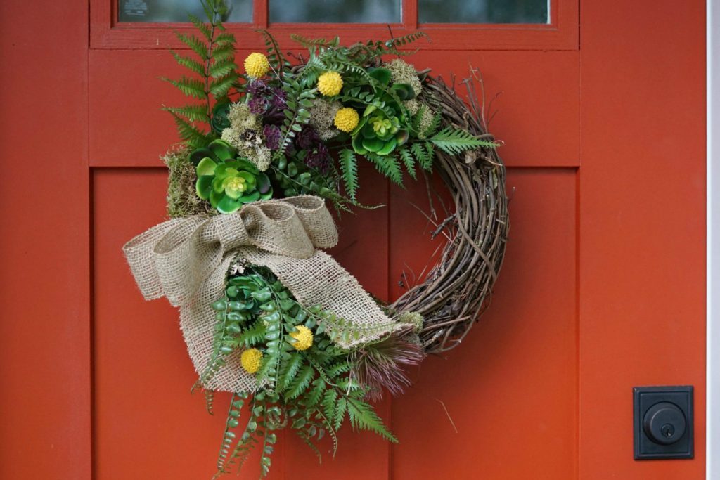 These simple ways to decorate for fall will have your home looking beautiful and cozy!