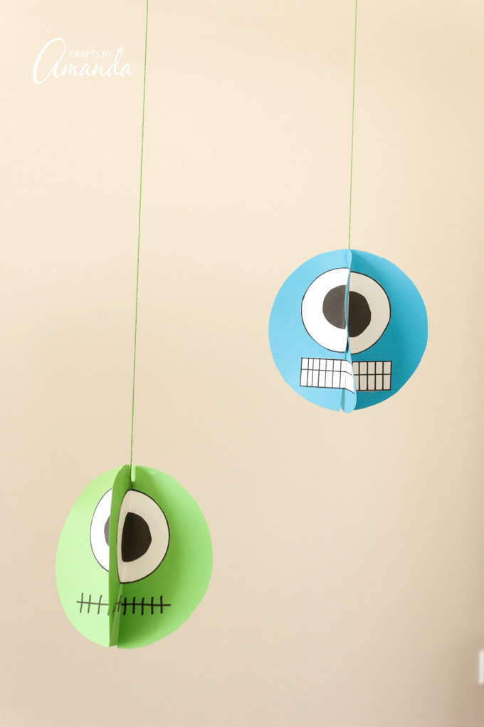 These easy Halloween decorations take 10 minutes or less! Have your home looking spooky in no time! 