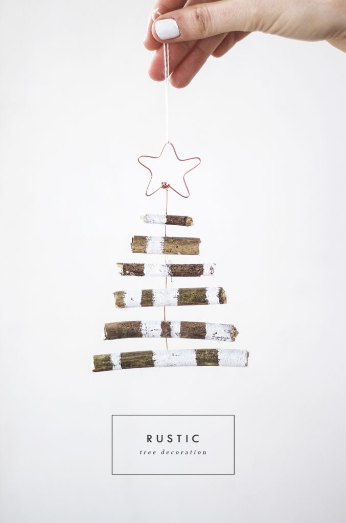 25 Farmhouse Style DIY Ornaments - Honeybear Lane 25 Farmhouse Style DIY Ornaments - Honeybear Lane