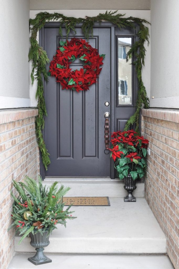 These stunning farmhouse style Christmas porches will inspire you to create beautiful farmhouse style decor of your own!