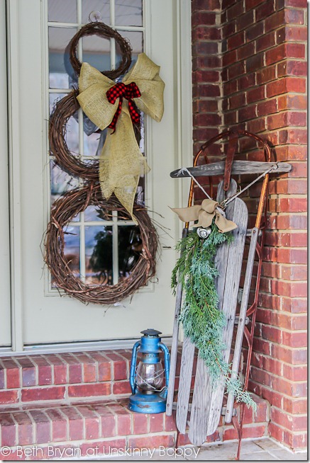 These stunning farmhouse style Christmas porches will inspire you to create beautiful farmhouse style decor of your own!