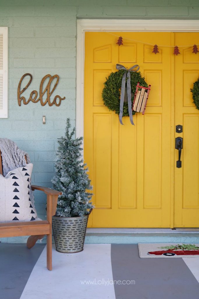 These stunning farmhouse style Christmas porches will inspire you to create beautiful farmhouse style decor of your own!