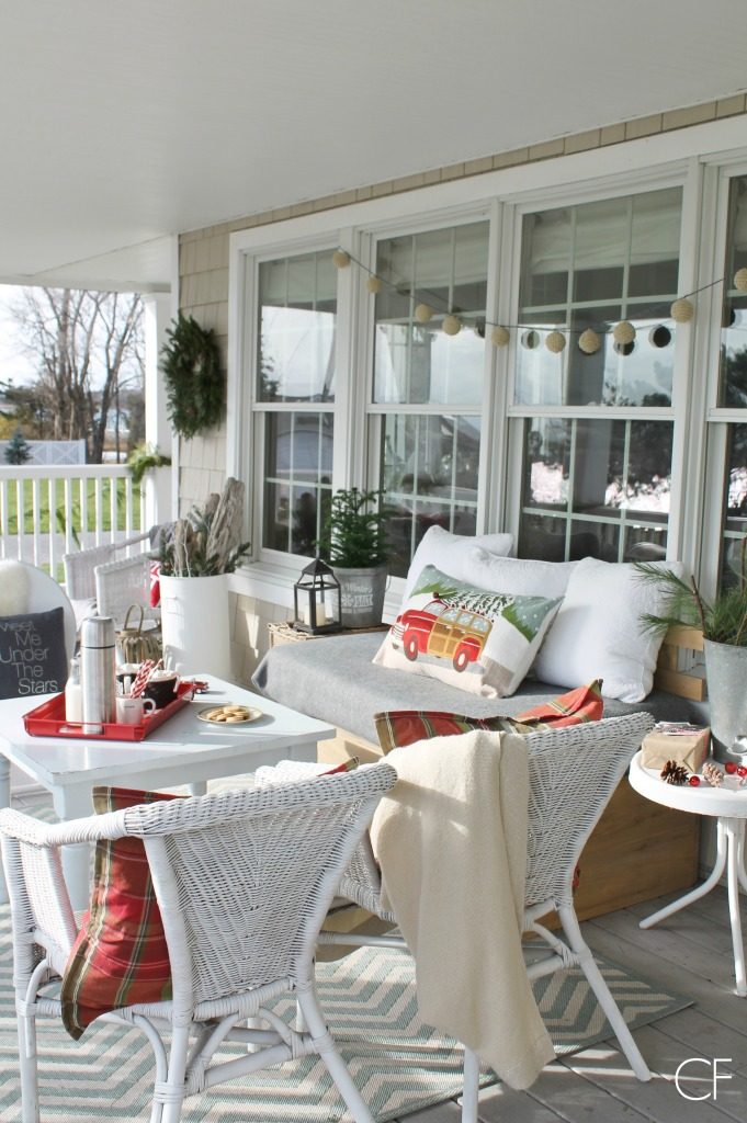 These stunning farmhouse style Christmas porches will inspire you to create beautiful farmhouse style decor of your own!