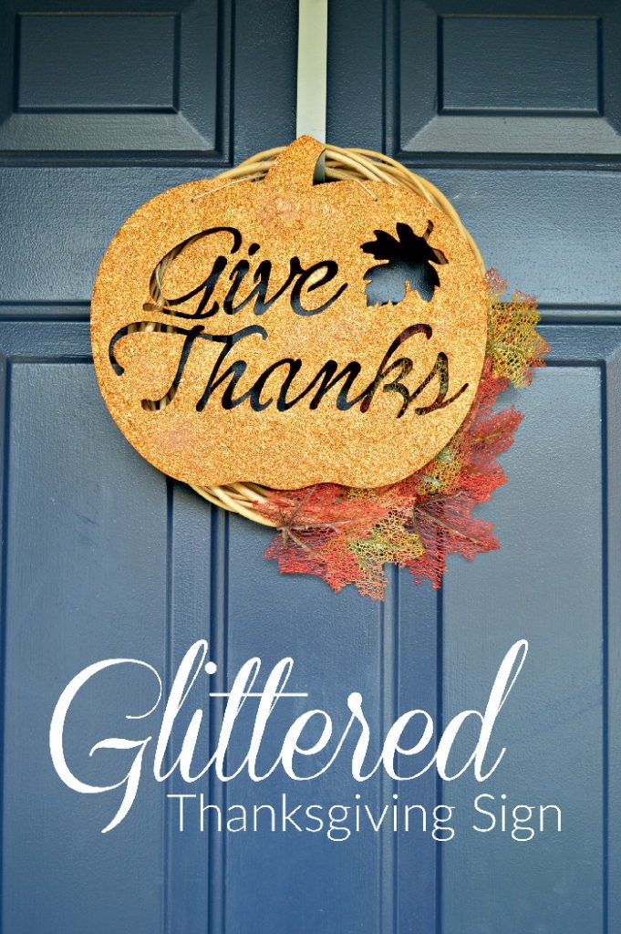 These farmhouse style Thanksgiving ideas are sure to make any Thanksgiving feel cozy and welcoming!