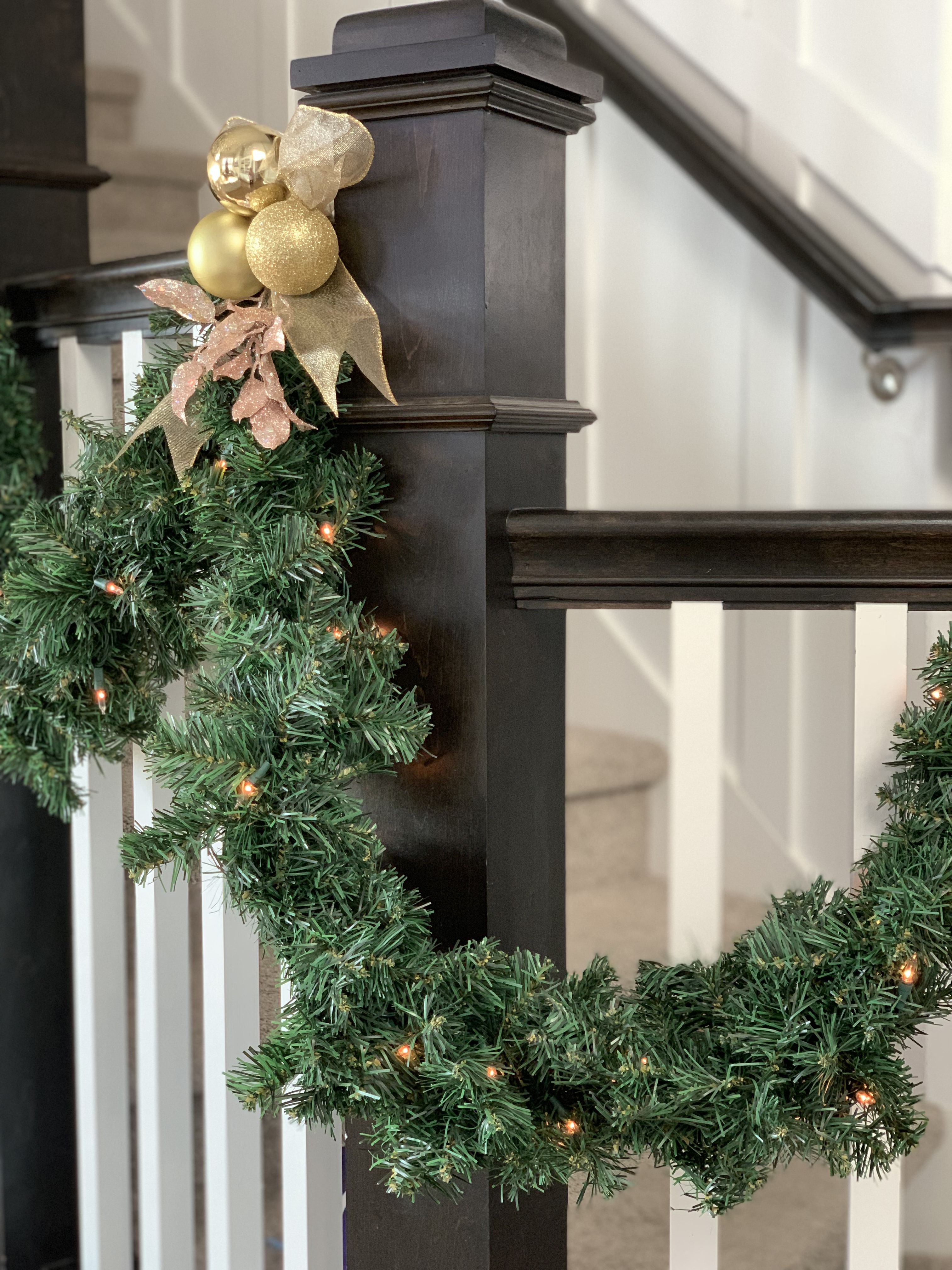 How to Create a Christmas Garland with Real & Faux Greenery - Life