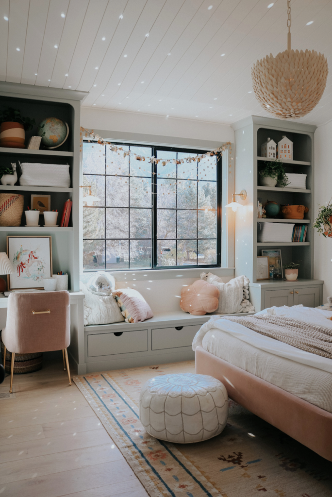 bedroom window seat built-ins